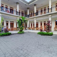 Collection O Bali near Beachwalk Shopping Center formerly Budget Door Legian Inn