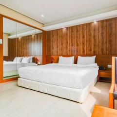 Townhouse Sapphire Star Chappan Market