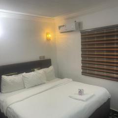Demayafolo suite