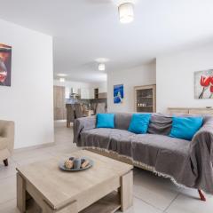 Central 3BR With Terrace - Sleep 6 by QuickTrips