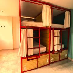 Viajero Huacachina Hostel