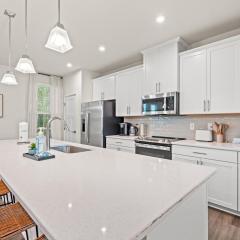 Upscale Townhome located in Barefoot, Sleeps 10!