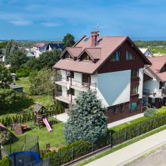 Alex - Pokoje i Apartamenty Blisko Plaży z Ogrodem i Placem Zabaw
