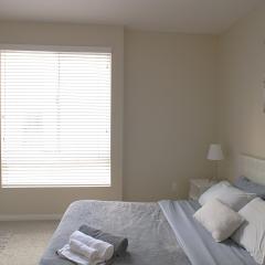 Spacious Home w Backyard - 10min Drive To Disneyland