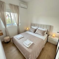 LUX Apartment Durres 5 min walk to beach