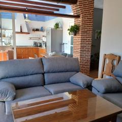 Casa con jardín con vistas al valle de Sierra de Líbar