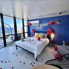 Deluxe Ocean View Studio with Free Parking & Pool