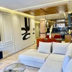 Luxurious 2BR - Steps from Carré Eden - 84inch TV