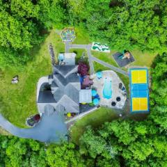 Sleeps 14 Pool Hot Tub Sauna Pickleball Arcade