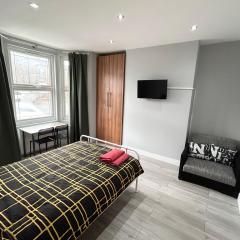 One Bedroom Apartment Near Heathrow Airport & London