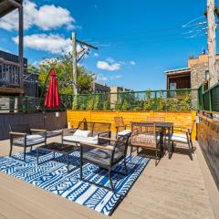 1 Bedroom with Rooftop and Wrigley Views