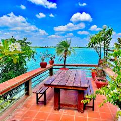 River side garden house