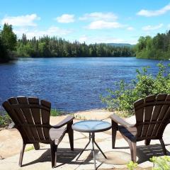 Le Grand Heron - Waterfront Cabin with Spa