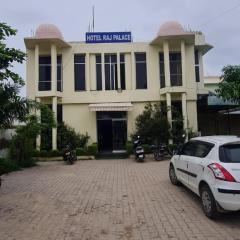 Hotel Raj palace