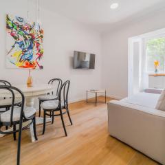 Central Cozy 2 Bedroom Apartment - Happy Rentals