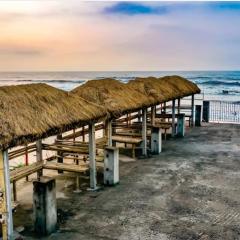 Resort Garden Retreat Seaview