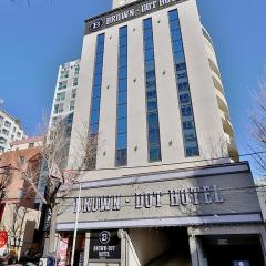 Brown Dot Hotel Minam