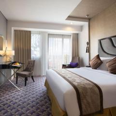 Nemuru Grand Bellevue Radio Dalam