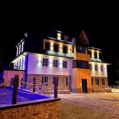 PEC 140 - apartmány Máj