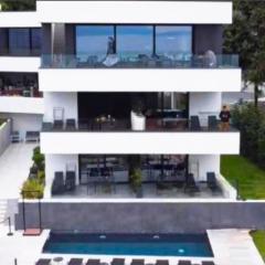 Aparthotel Villa V with heated pool and breakfast