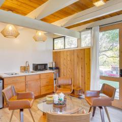 Less Than 1 Mi to Beach and Pepperdine Airy Malibu Studio