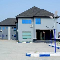 Mainstay Luxury Hotel