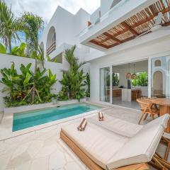 Las Casas Villas Romantic Stay in Bingin
