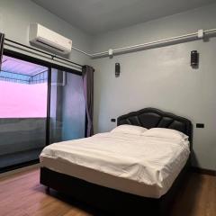 Apartment near Khlong Bang Luang