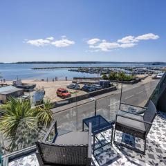 Candle Island View - Superb Harbour Views from Three Floors