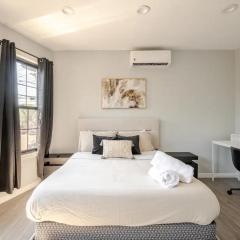 Modern 3-Bdrm Apt in Black Rock