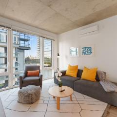 Sophisticated 4BR Suite - Modern and Luxurious