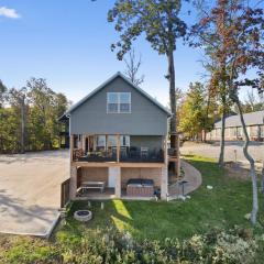 Sunset Ridge cabin 21 miles from Chatt TN Indoor pool & hot tub