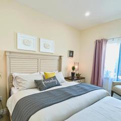 2-bedroom guest house in cool Huntington Beach with AC, WiFi