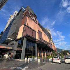 Pool View Studio - 168 Park Selayang