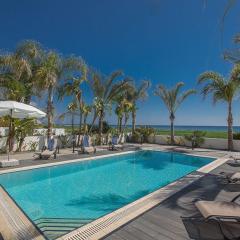 Villa Adaman - Stunning 3 Bedroom Seafront Villa With Pool - Close To The Beach