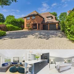 3 beds Luxury Family Home with Self-Check in & Direct Train to London