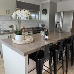 Relax at Jollie-Cozy 3-Bedroom Home, Central Twizel