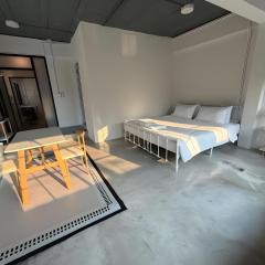 Yellow Place Sukhumvit Soi 2 - เยลโล เพลส สุขุมวิทซอย 2