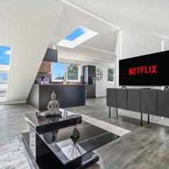 Stunning Penthouse-Style 2-Bed Uxbridge