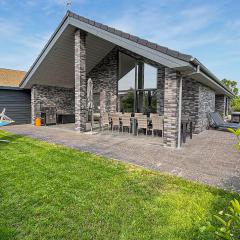 Amazing Home In Grenaa With Wifi