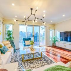 StayAU Pakenham Townhouse with Lakeview