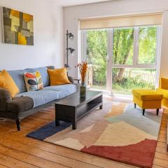 Secluded 3 bed cottage in private parkland