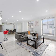 Spacious 3 Beds House with Parking in Fairfield