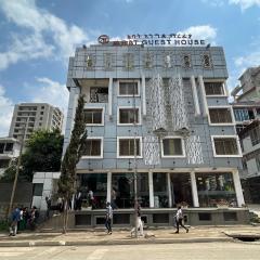 Abaት Guest House