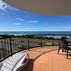 Absolute Beachfront Penthouse with Exclusive Rooftop