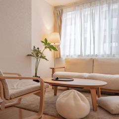 SHIKA HOME 横浜中華街-高級ファミリー向けワイドキングベットホームシアター駅徒歩4分 長期滞在に最適 Luxury Family Room with Home Theater 2m Large Bed 4min to Station
