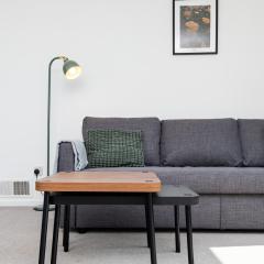 2 Bedroom Flat - Free Parking