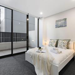 Stylish 1BR - Airport Access & City Convenience