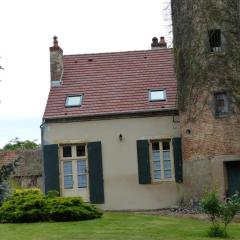 Maison de charme avec cheminée et jardin à Dompierre-sur-Besbre - FR-1-489-112