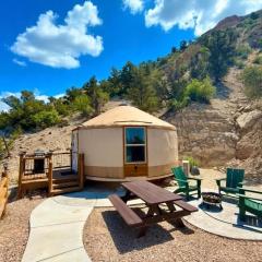 Yurt Overlook #01 with AC and Private Bath King Suite